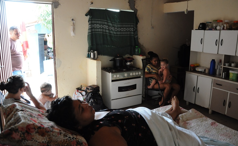 Família no Residencial Itatiunga 